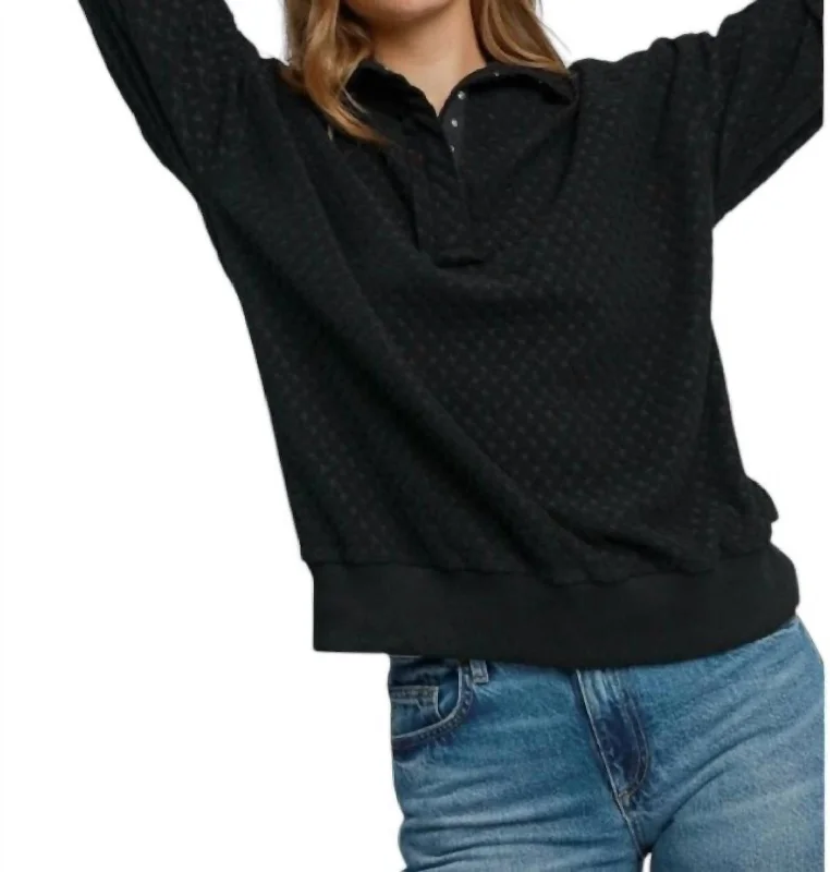 Texted Pullover Top In Black